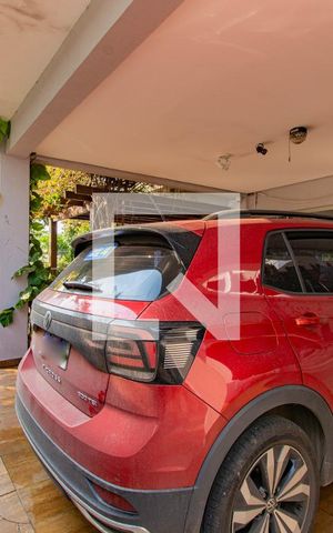 Casa à venda com 400m², 4 quartos e 2 vagas Casa à venda com 400m², 4 quartos e 2 vagasÁrea comum