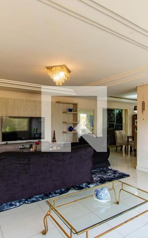 Casa à venda com 400m², 4 quartos e 2 vagas Casa à venda com 400m², 4 quartos e 2 vagasSala