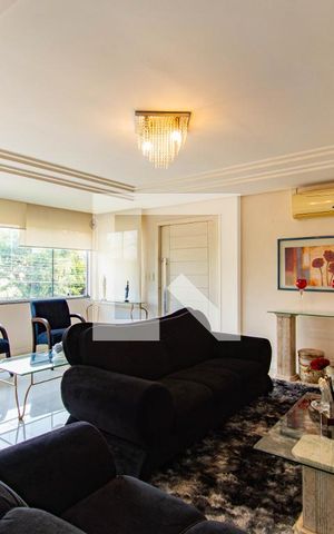 Casa à venda com 400m², 4 quartos e 2 vagas Casa à venda com 400m², 4 quartos e 2 vagasSala