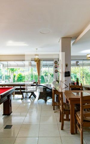 Casa à venda com 400m², 4 quartos e 2 vagas Casa à venda com 400m², 4 quartos e 2 vagasSala