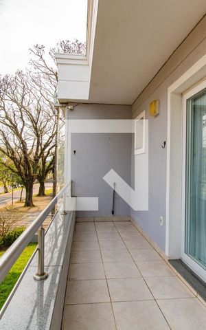 Casa à venda com 400m², 4 quartos e 2 vagas Casa à venda com 400m², 4 quartos e 2 vagasVaranda