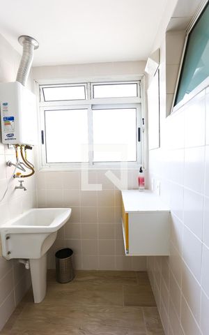 Apartamento à venda com 62m², 3 quartos e 2 vagas Apartamento à venda com 62m², 3 quartos e 2 vagasÁrea de Serviço