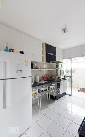Apartamento para alugar com 73m², 2 quartos e 1 vagaCozinha