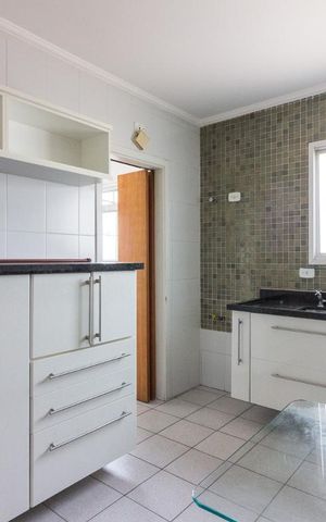 Apartamento à venda com 94m², 3 quartos e 2 vagasCozinha