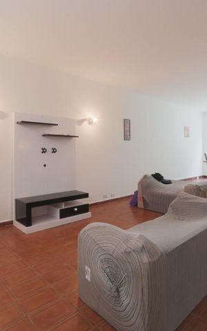 Casa à venda com 150m², 4 quartos e 3 vagas Casa à venda com 150m², 4 quartos e 3 vagasSala
