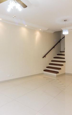 Casa à venda com 130m², 3 quartos e 3 vagasSala