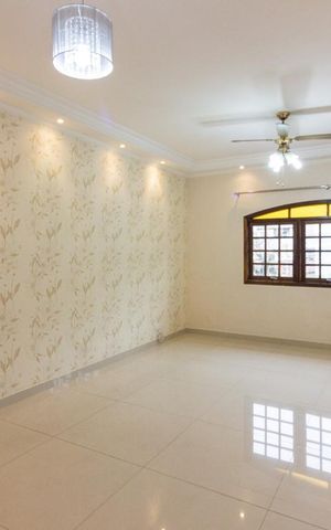 Casa à venda com 130m², 3 quartos e 3 vagasSala
