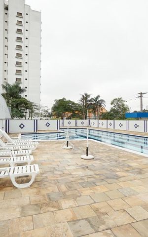 Apartamento à venda com 160m², 3 quartos e 3 vagas Apartamento à venda com 160m², 3 quartos e 3 vagasPiscina