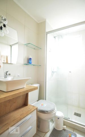 Apartamento à venda com 67m², 2 quartos e 1 vaga Apartamento à venda com 67m², 2 quartos e 1 vagaBanheiro