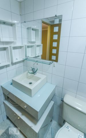 Apartamento à venda com 74m², 3 quartos e 1 vaga Apartamento à venda com 74m², 3 quartos e 1 vagaBanheiro