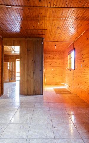 Casa à venda com 60m², 2 quartos e sem vaga Casa à venda com 60m², 2 quartos e sem vagaSala