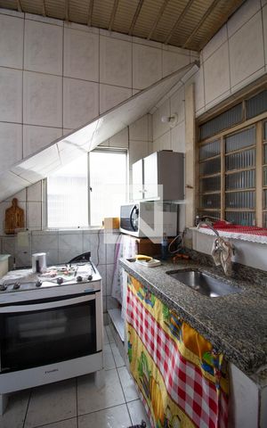 Casa à venda com 300m², 7 quartos e 1 vaga Casa à venda com 300m², 7 quartos e 1 vagaCozinha