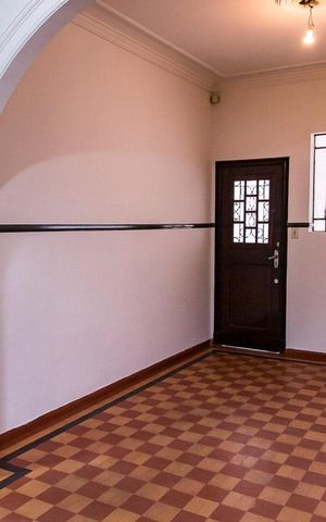 Casa à venda com 350m², 7 quartos e 8 vagas Casa à venda com 350m², 7 quartos e 8 vagasSala de Jantar