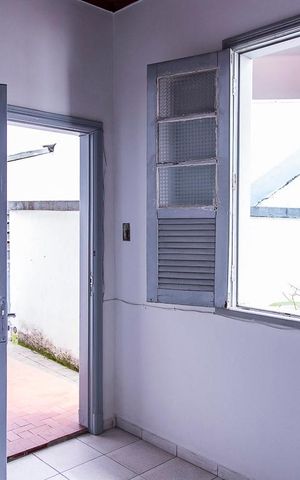 Casa à venda com 350m², 7 quartos e 8 vagas Casa à venda com 350m², 7 quartos e 8 vagasQuarto 7