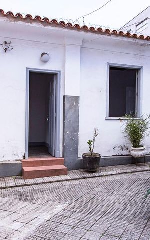Casa à venda com 350m², 7 quartos e 8 vagas Casa à venda com 350m², 7 quartos e 8 vagasÁrea Externa