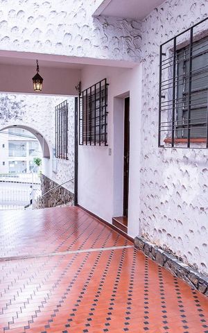 Casa à venda com 350m², 7 quartos e 8 vagas Casa à venda com 350m², 7 quartos e 8 vagasGaragem