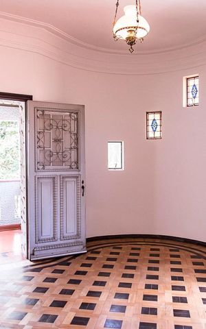 Casa à venda com 350m², 7 quartos e 8 vagas Casa à venda com 350m², 7 quartos e 8 vagasQuarto 2