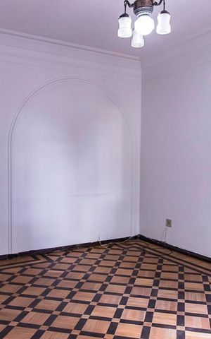 Casa à venda com 350m², 7 quartos e 8 vagas Casa à venda com 350m², 7 quartos e 8 vagasQuarto 3