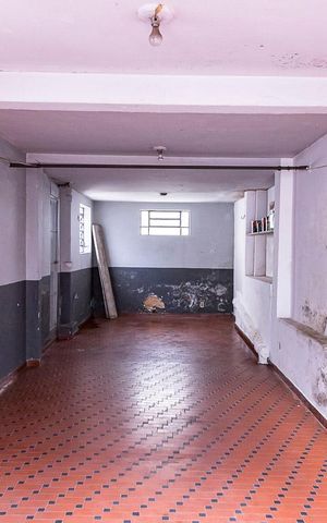 Casa à venda com 350m², 7 quartos e 8 vagas Casa à venda com 350m², 7 quartos e 8 vagasGaragem