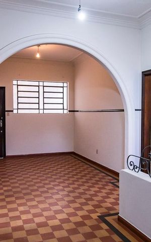 Casa à venda com 350m², 7 quartos e 8 vagas Casa à venda com 350m², 7 quartos e 8 vagasSala de Jantar