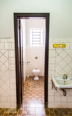 Casa à venda com 350m², 7 quartos e 8 vagas Casa à venda com 350m², 7 quartos e 8 vagasLavabo