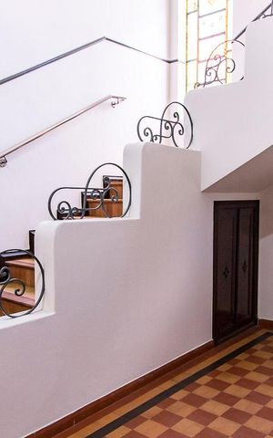 Casa à venda com 350m², 7 quartos e 8 vagas Casa à venda com 350m², 7 quartos e 8 vagasSala de Jantar