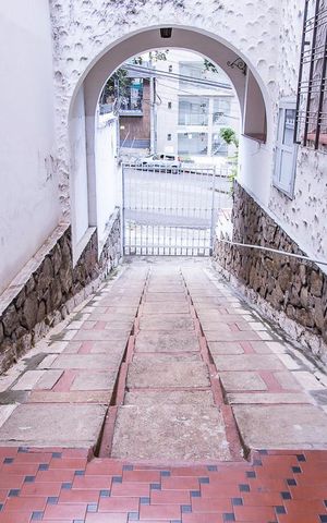 Casa à venda com 350m², 7 quartos e 8 vagas Casa à venda com 350m², 7 quartos e 8 vagasGaragem