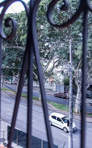 Casa à venda com 350m², 7 quartos e 8 vagas Casa à venda com 350m², 7 quartos e 8 vagasVista do Quarto 3