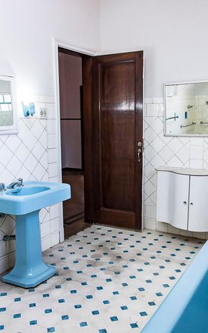 Casa à venda com 350m², 7 quartos e 8 vagas Casa à venda com 350m², 7 quartos e 8 vagasBanheiro Social
