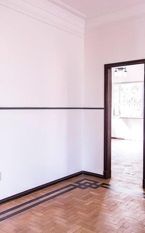 Casa à venda com 350m², 7 quartos e 8 vagas Casa à venda com 350m², 7 quartos e 8 vagasSala 2