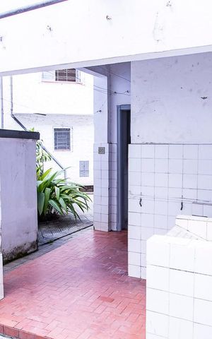 Casa à venda com 350m², 7 quartos e 8 vagas Casa à venda com 350m², 7 quartos e 8 vagasÁrea de Serviço