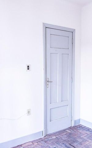 Casa à venda com 350m², 7 quartos e 8 vagas Casa à venda com 350m², 7 quartos e 8 vagasQuarto 9