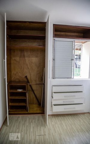 Apartamento para alugar com 44m², 2 quartos e 1 vaga Apartamento para alugar com 44m², 2 quartos e 1 vagaArmários Quarto 2