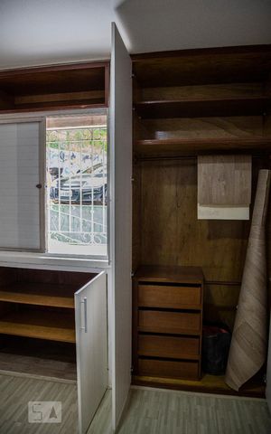 Apartamento para alugar com 44m², 2 quartos e 1 vaga Apartamento para alugar com 44m², 2 quartos e 1 vagaArmários Quarto 1