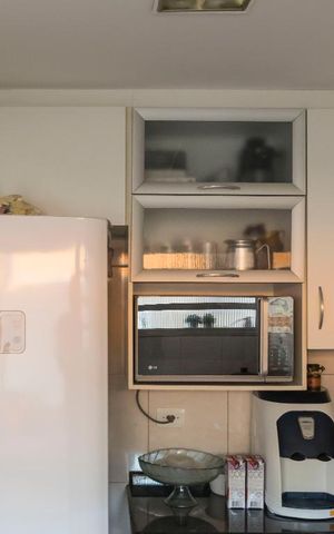 Casa à venda com 210m², 3 quartos e 2 vagas1o. Andar - Cozinha (Armários)
