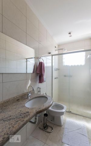 Casa à venda com 210m², 3 quartos e 2 vagas2o. Andar - Banheiro social