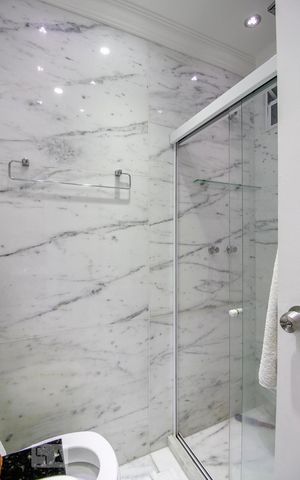 Apartamento à venda com 240m², 3 quartos e 2 vagas Apartamento à venda com 240m², 3 quartos e 2 vagasBanheiro Social