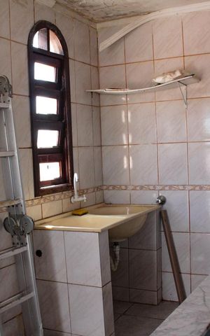 Casa à venda com 450m², 3 quartos e 6 vagas Casa à venda com 450m², 3 quartos e 6 vagasarea de serviço