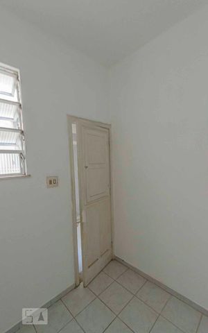 Apartamento para alugar com 68m², 2 quartos e sem vagaQuarto de Serviço