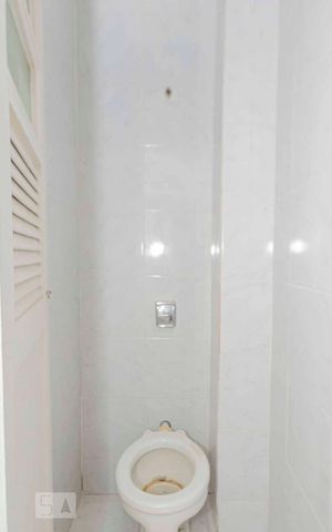 Apartamento para alugar com 68m², 2 quartos e sem vagaBanheiro de Serviço