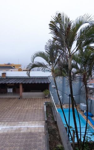 Casa para alugar com 1200m², 4 quartos e 8 vagas Casa para alugar com 1200m², 4 quartos e 8 vagasVista Quarto de Serviço