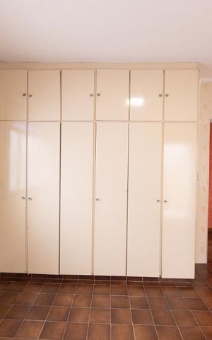 Casa para alugar com 1200m², 4 quartos e 8 vagas Casa para alugar com 1200m², 4 quartos e 8 vagasÁrea de Serviço