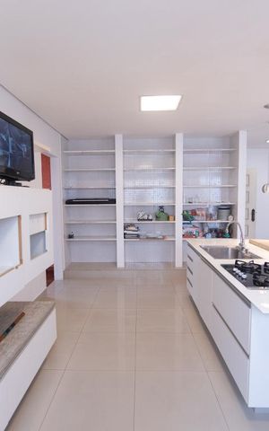 Casa para alugar com 1200m², 4 quartos e 8 vagas Casa para alugar com 1200m², 4 quartos e 8 vagasCozinha