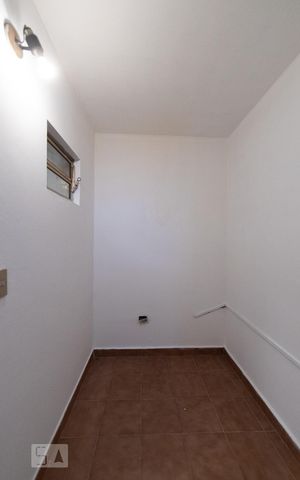Casa para alugar com 1200m², 4 quartos e 8 vagas Casa para alugar com 1200m², 4 quartos e 8 vagasQuarto Garagem