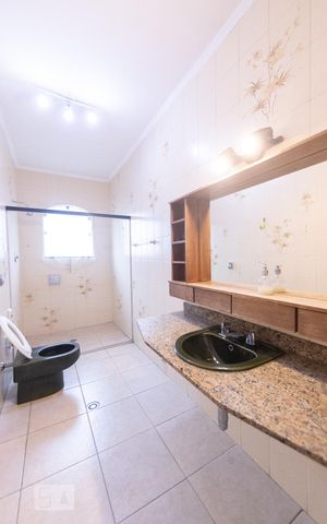 Casa para alugar com 1200m², 4 quartos e 8 vagas Casa para alugar com 1200m², 4 quartos e 8 vagasBanheiro Social 1