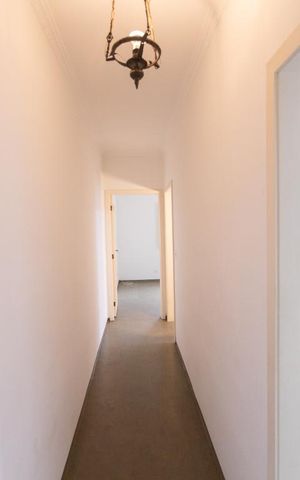 Casa para alugar com 1200m², 4 quartos e 8 vagas Casa para alugar com 1200m², 4 quartos e 8 vagasCorredor de Acesso aos Quartos