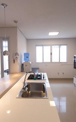 Casa para alugar com 1200m², 4 quartos e 8 vagas Casa para alugar com 1200m², 4 quartos e 8 vagasCozinha