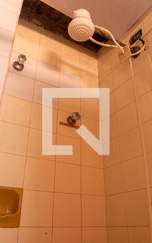 Apartamento à venda com 260m², 4 quartos e 2 vagas Apartamento à venda com 260m², 4 quartos e 2 vagasBanheiro de Serviço