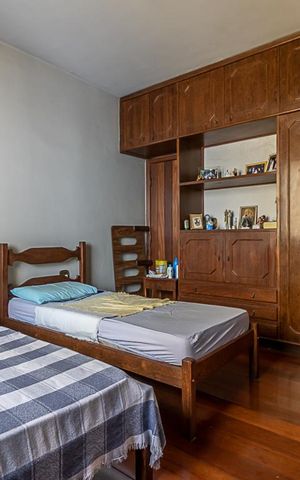 Casa à venda com 386m², 3 quartos e 8 vagas Casa à venda com 386m², 3 quartos e 8 vagasSuíte