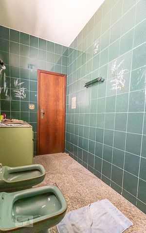 Casa à venda com 386m², 3 quartos e 8 vagas Casa à venda com 386m², 3 quartos e 8 vagasBanheiro da Suíte